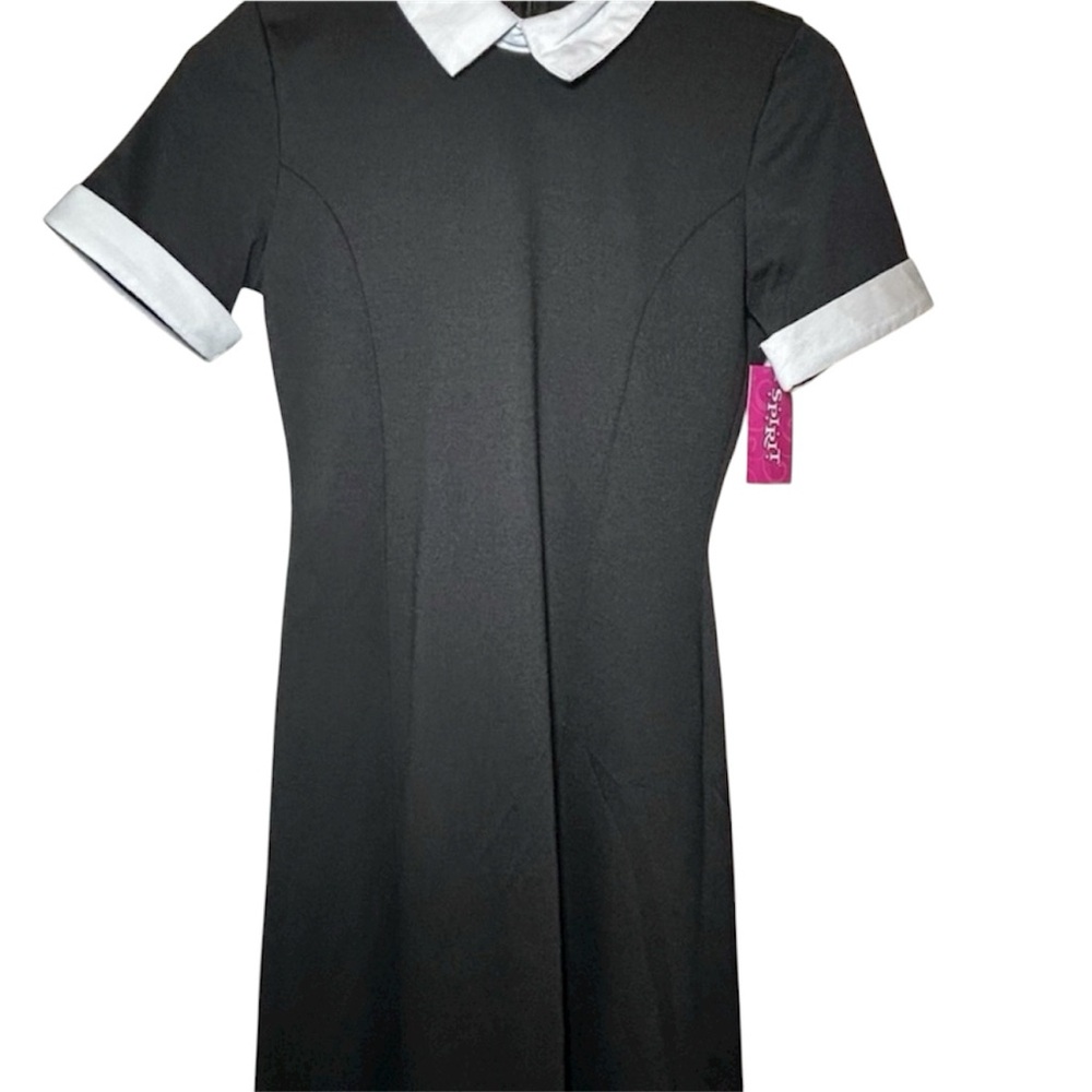 Wednesday Addams dress size 6 never worn in mint condition !!
